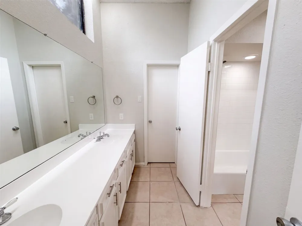 742 Hummingbird Circle Lewisville, TX 75067