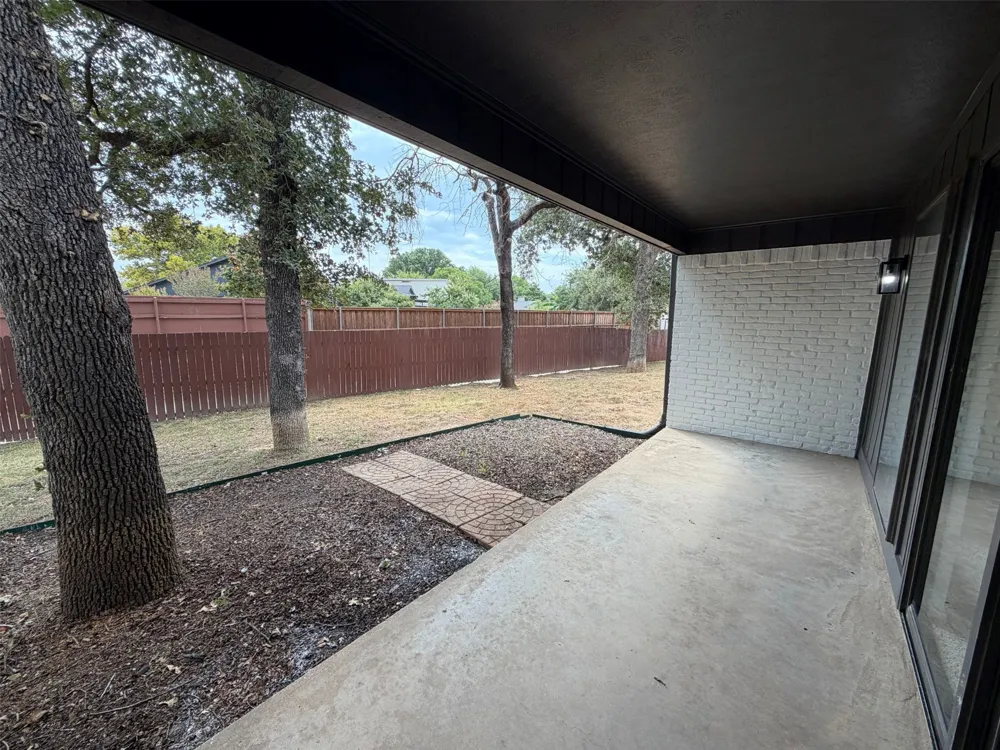 742 Hummingbird Circle Lewisville, TX 75067