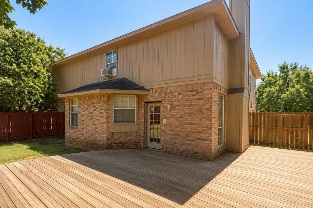 2815 Baze Road Euless, TX 76039