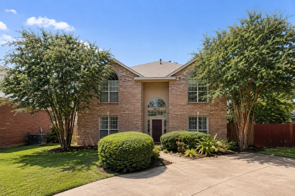 2815 Baze Road Euless, TX 76039
