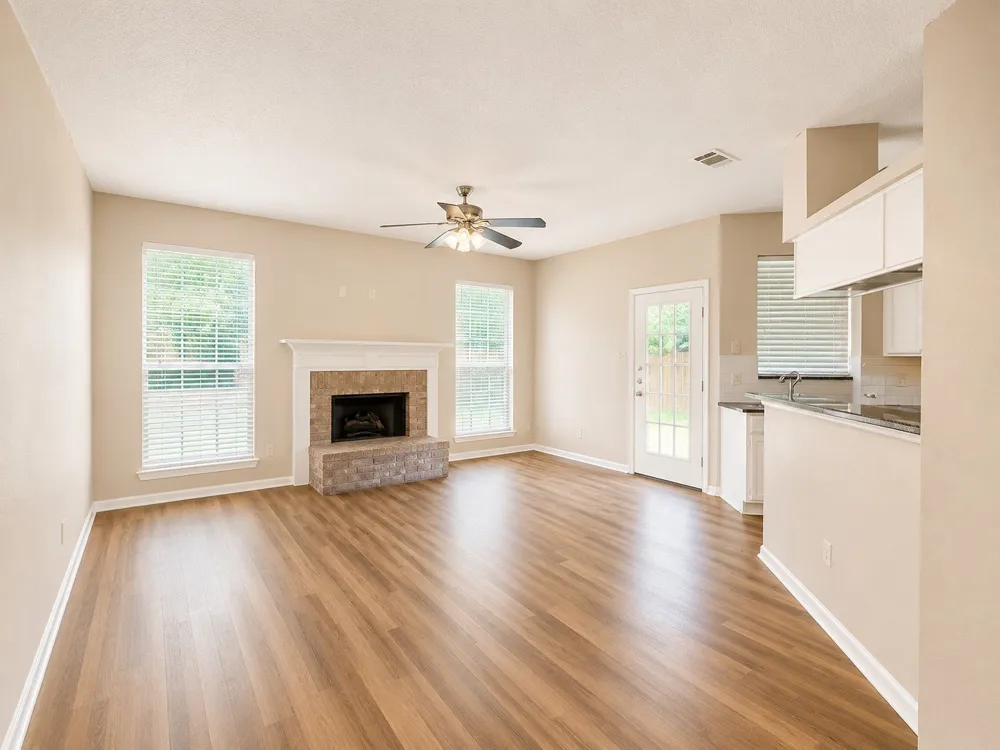 2815 Baze Road Euless, TX 76039