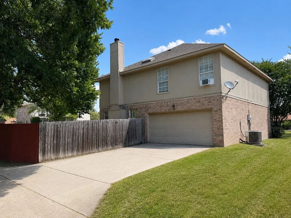 2815 Baze Road Euless, TX 76039