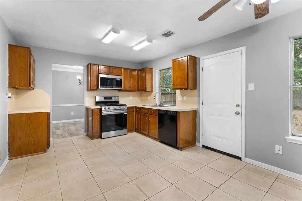 3802 Apple Hollow Lane Humble, TX 77396