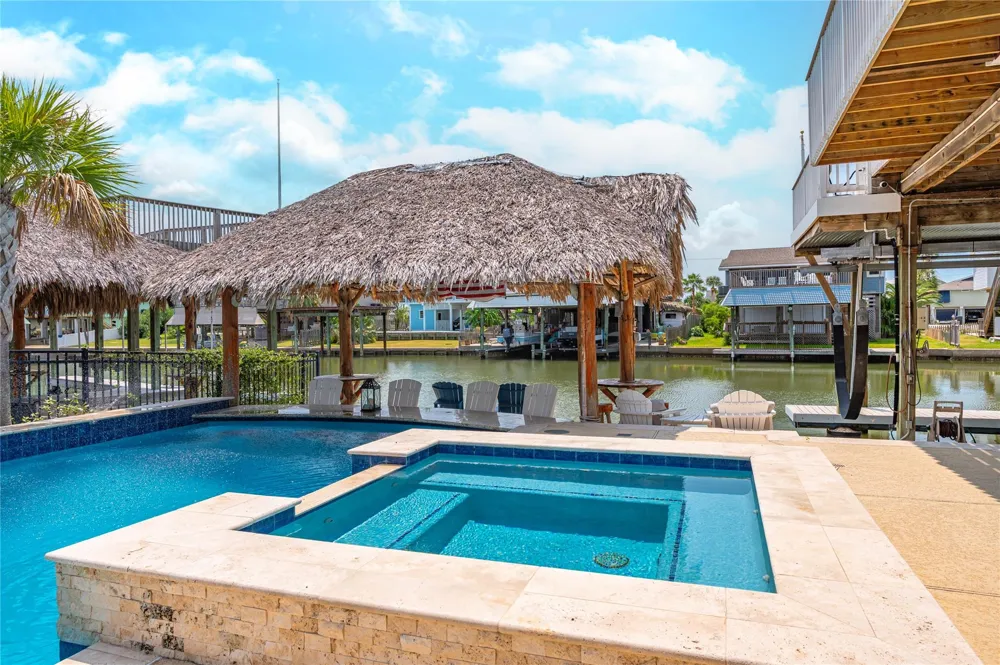 1331 Coral Way Tiki Island, TX 77554