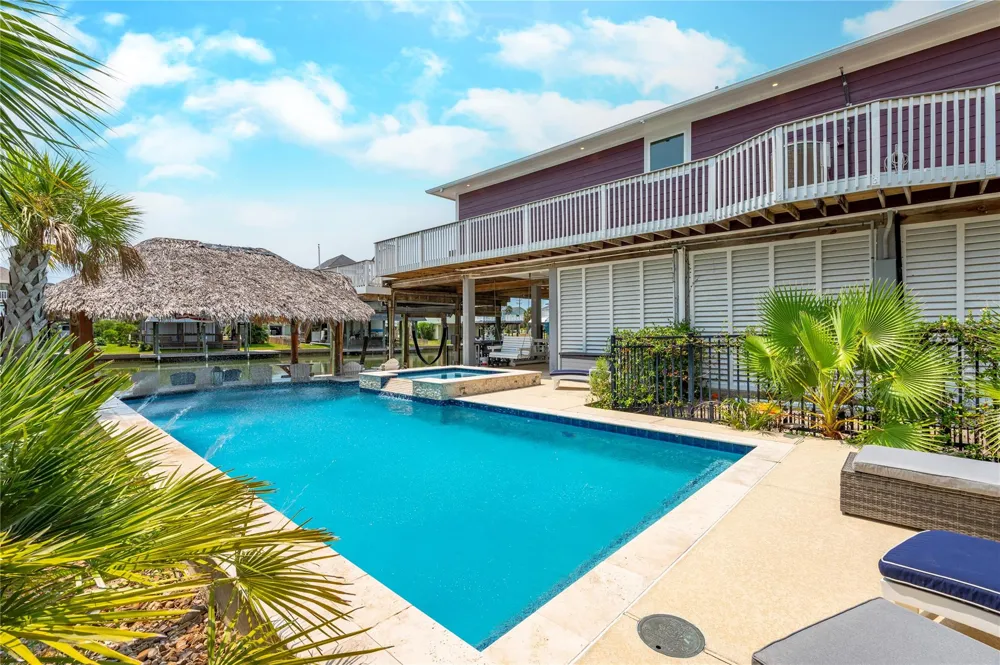 1331 Coral Way Tiki Island, TX 77554