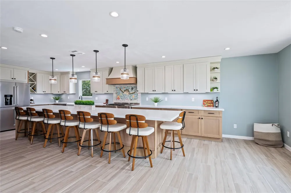 1331 Coral Way Tiki Island, TX 77554