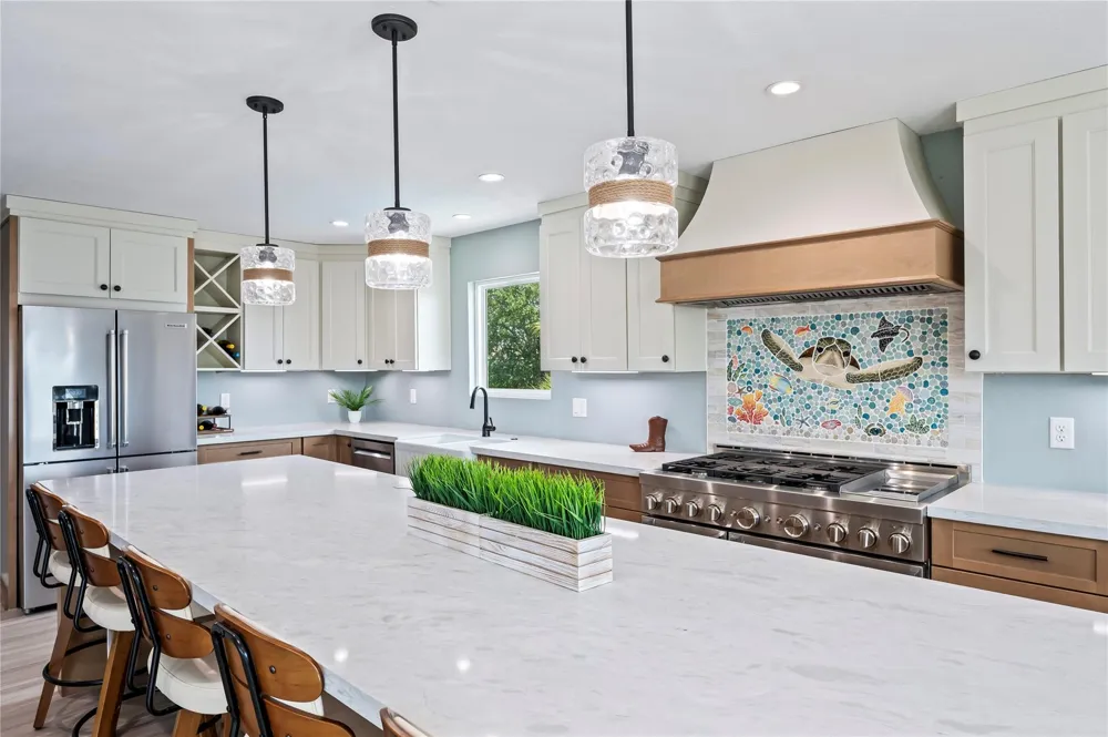 1331 Coral Way Tiki Island, TX 77554
