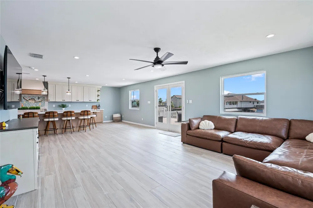 1331 Coral Way Tiki Island, TX 77554