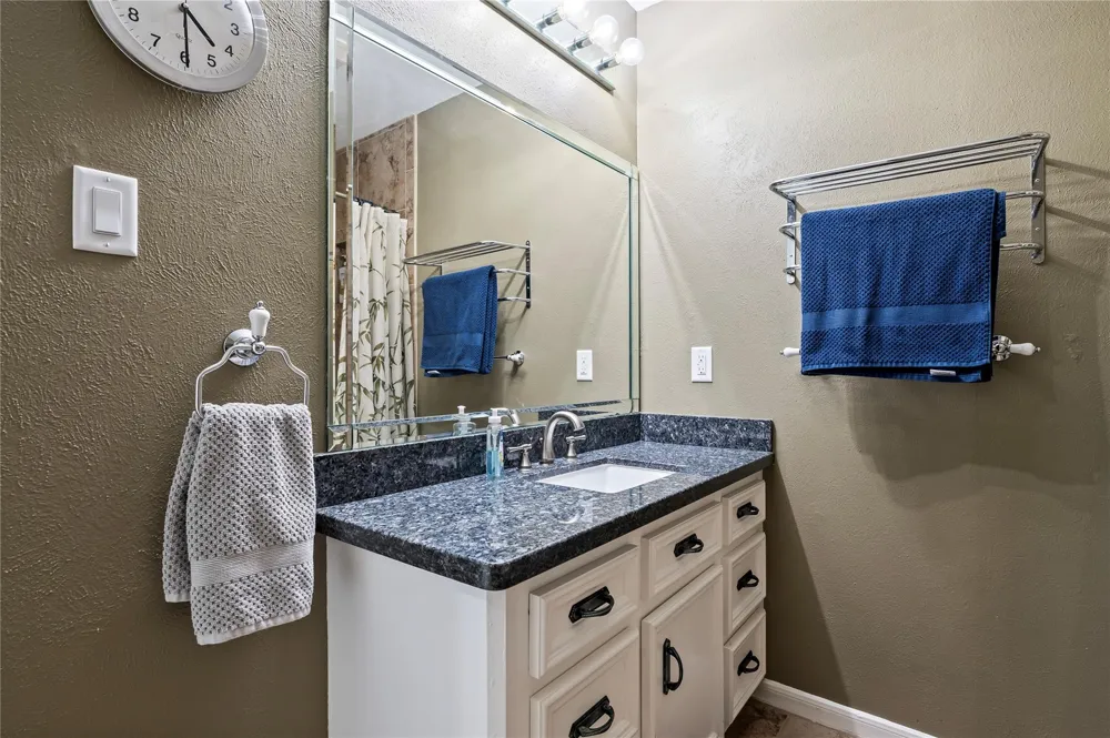 1331 Coral Way Tiki Island, TX 77554