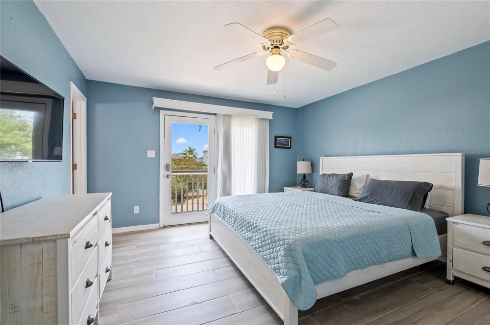 1331 Coral Way Tiki Island, TX 77554