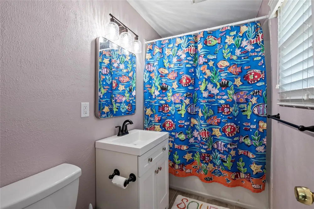 1331 Coral Way Tiki Island, TX 77554