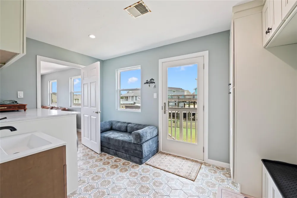 1331 Coral Way Tiki Island, TX 77554