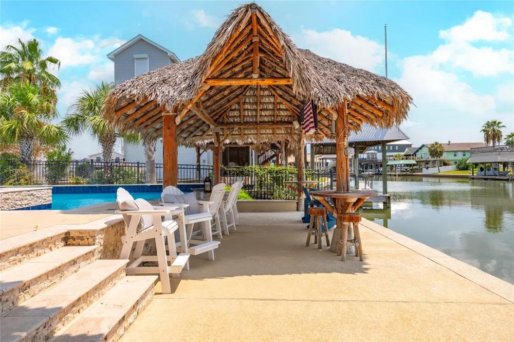 1331 Coral Way Tiki Island, TX 77554