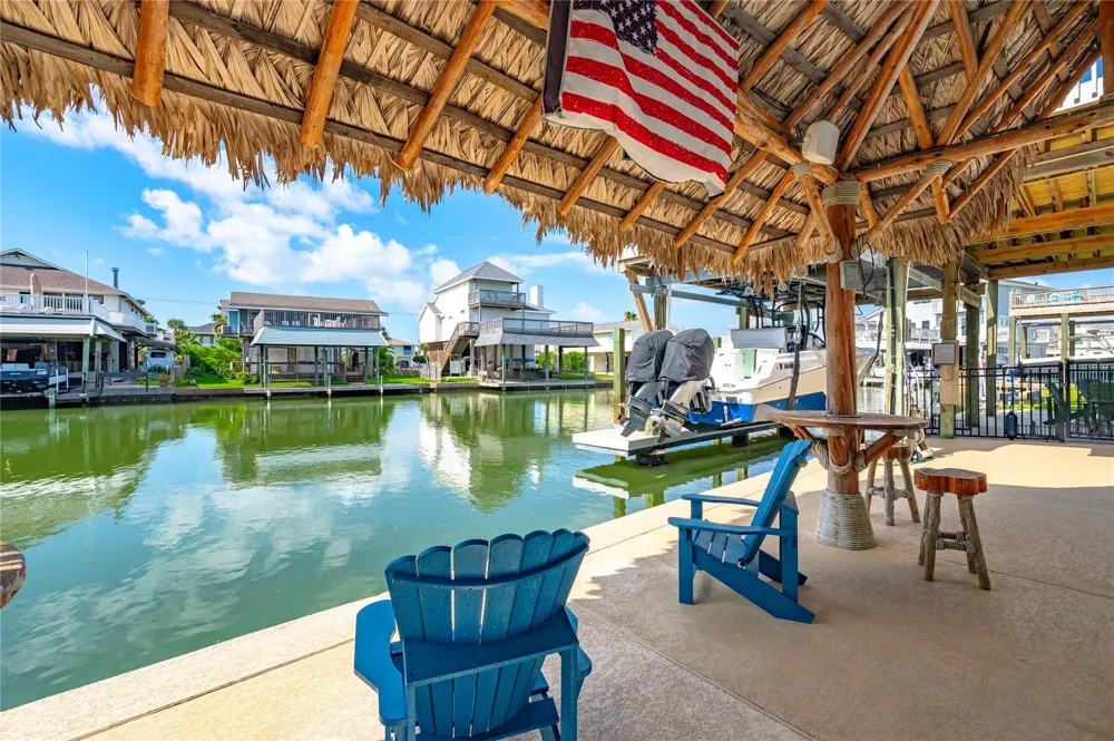 1331 Coral Way Tiki Island, TX 77554