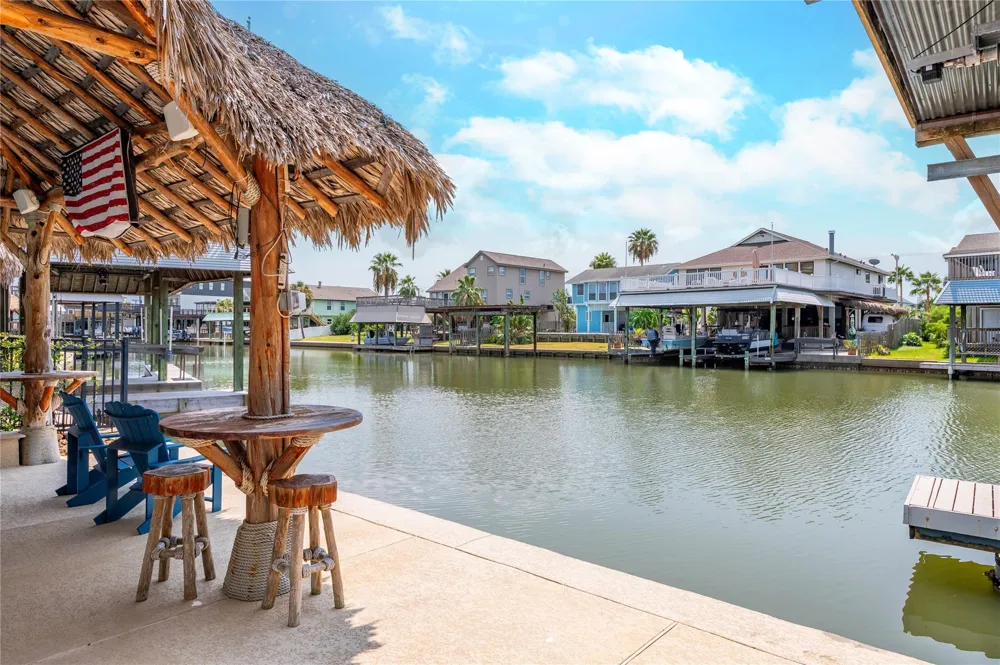1331 Coral Way Tiki Island, TX 77554