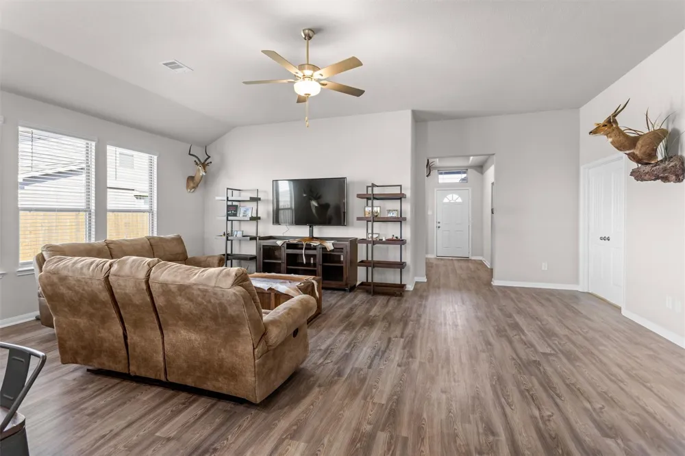 503 Turtle Dove Drive Sealy, TX 77474