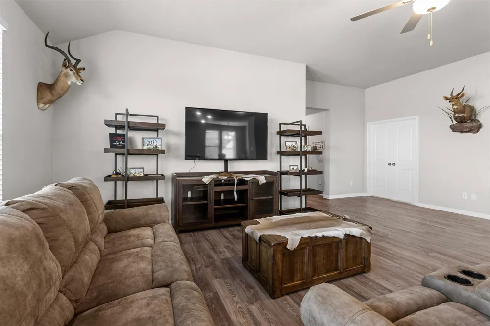 503 Turtle Dove Drive Sealy, TX 77474