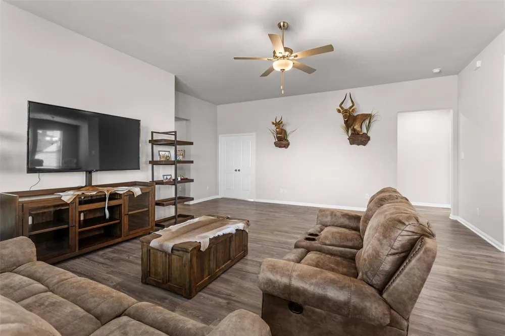 503 Turtle Dove Drive Sealy, TX 77474