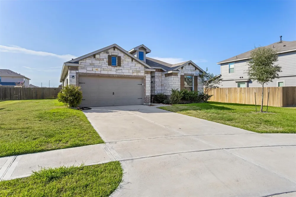 503 Turtle Dove Drive Sealy, TX 77474