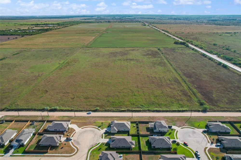 503 Turtle Dove Drive Sealy, TX 77474