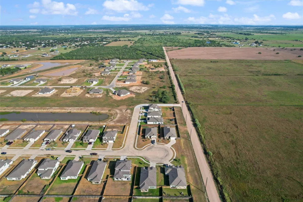 503 Turtle Dove Drive Sealy, TX 77474
