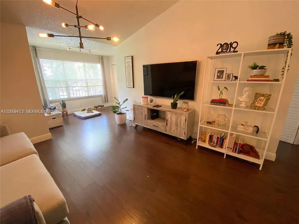 13090 Vista Isles Dr #125 Sunrise, FL 33325
