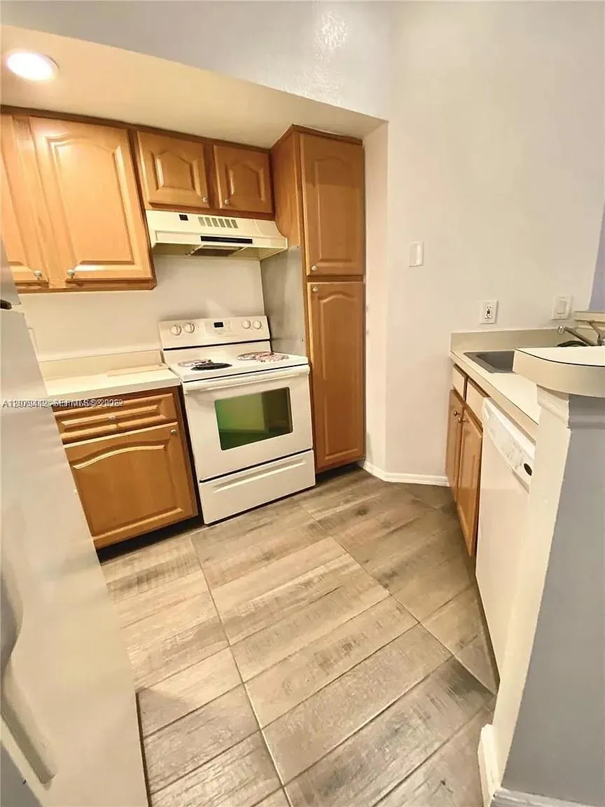 13090 Vista Isles Dr #125 Sunrise, FL 33325