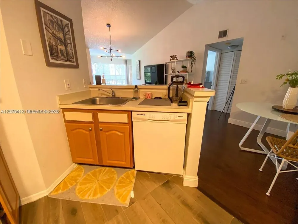13090 Vista Isles Dr #125 Sunrise, FL 33325