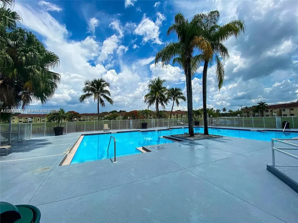13090 Vista Isles Dr #125 Sunrise, FL 33325