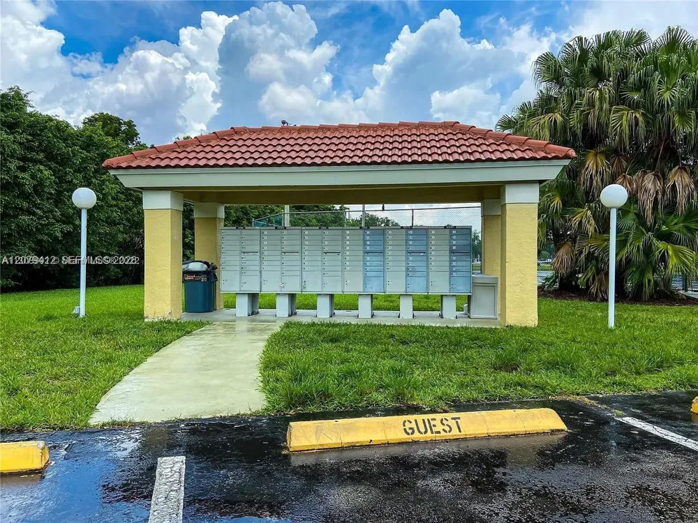13090 Vista Isles Dr #125 Sunrise, FL 33325