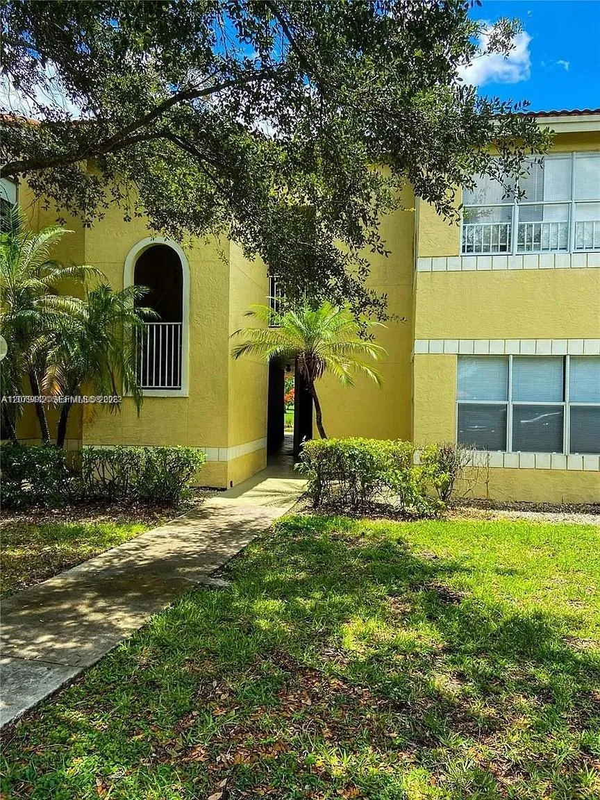 13090 Vista Isles Dr #125 Sunrise, FL 33325