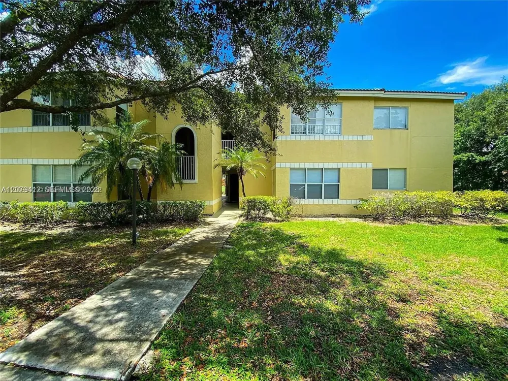 13090 Vista Isles Dr #125 Sunrise, FL 33325