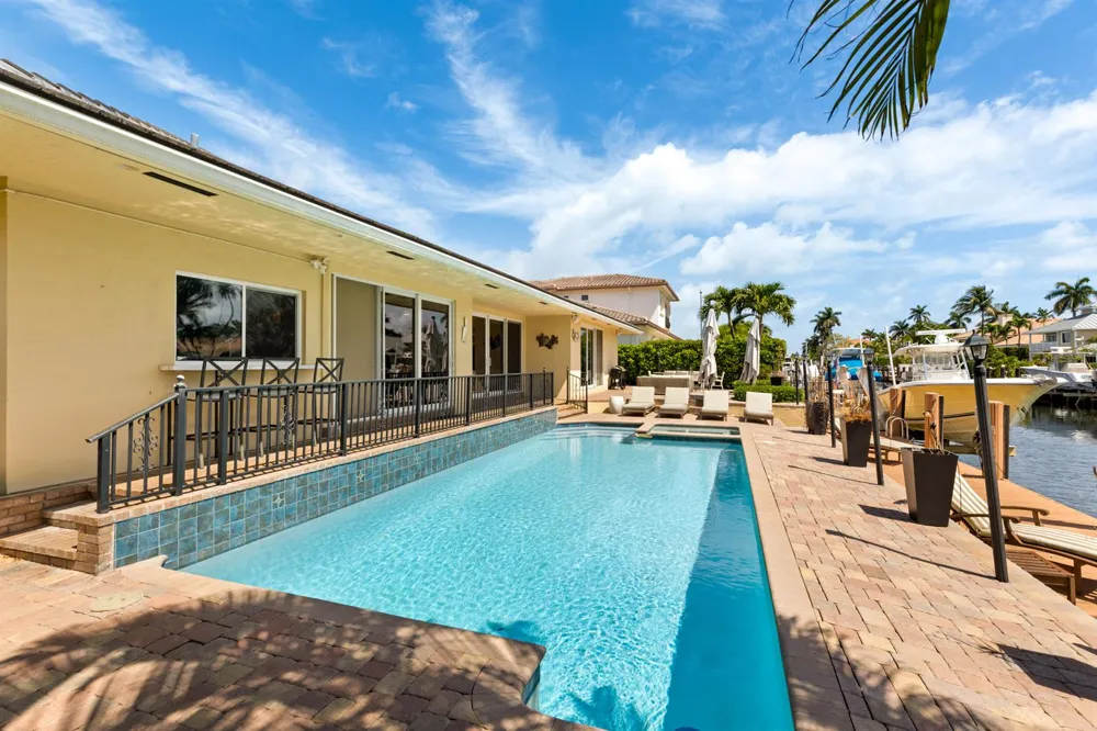 4210 NE 23rd Avenue Lighthouse Point, FL 33064