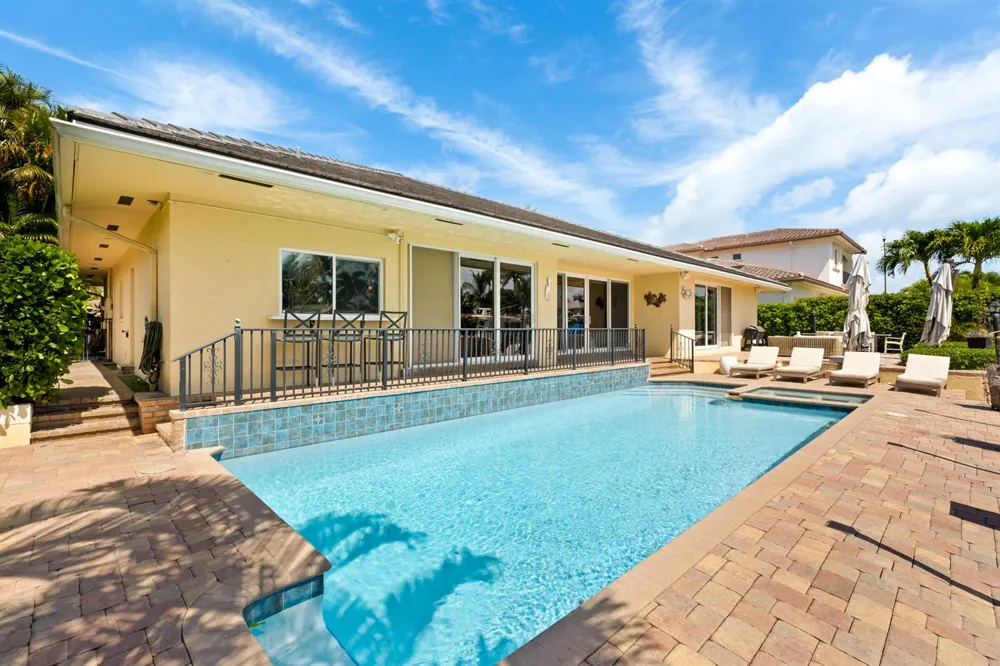 4210 NE 23rd Avenue Lighthouse Point, FL 33064
