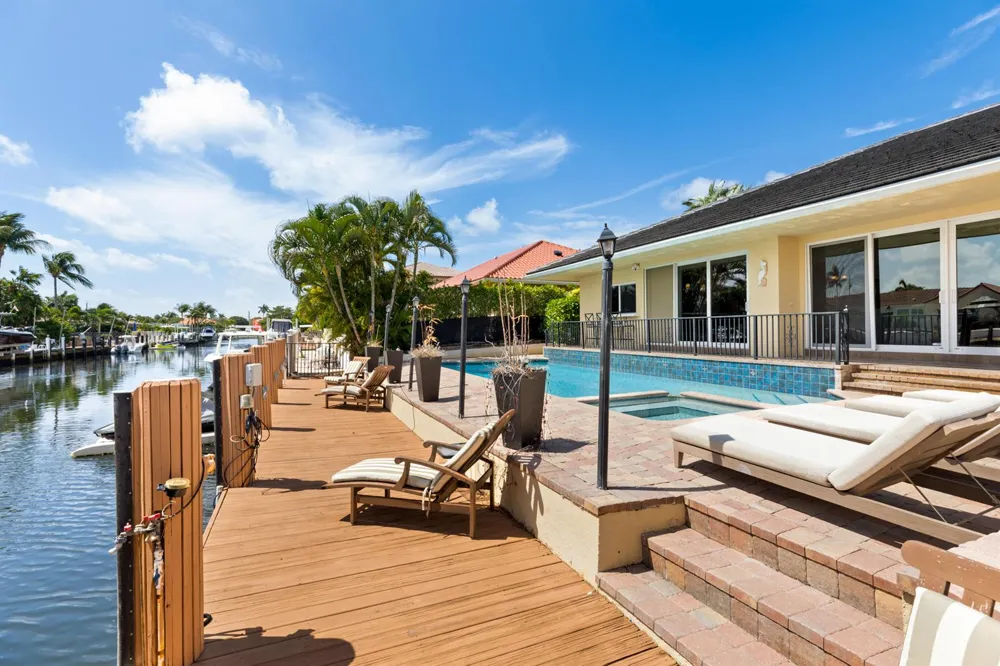 4210 NE 23rd Avenue Lighthouse Point, FL 33064
