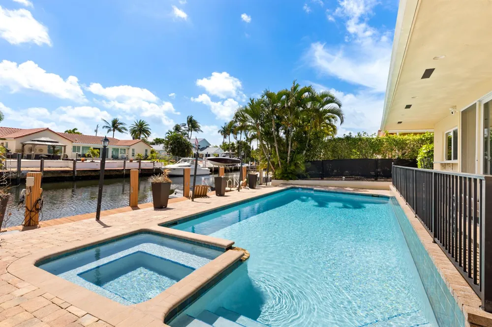 4210 NE 23rd Avenue Lighthouse Point, FL 33064