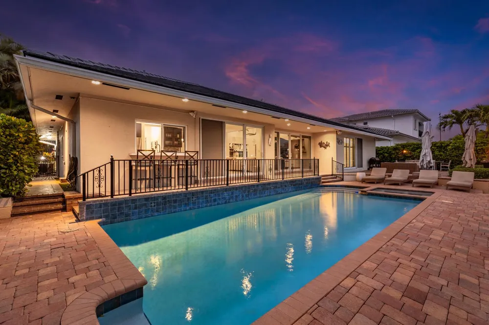 4210 NE 23rd Avenue Lighthouse Point, FL 33064