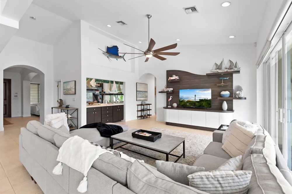 4210 NE 23rd Avenue Lighthouse Point, FL 33064