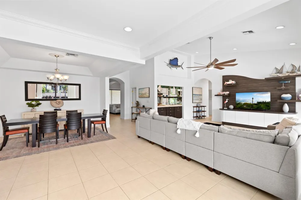 4210 NE 23rd Avenue Lighthouse Point, FL 33064