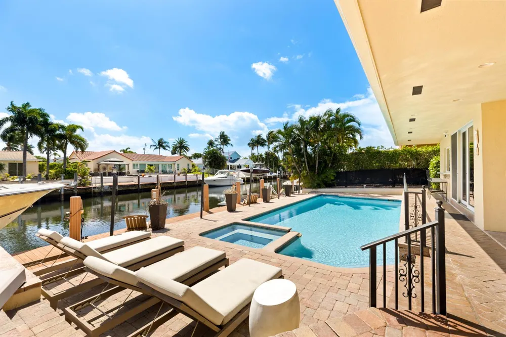 4210 NE 23rd Avenue Lighthouse Point, FL 33064