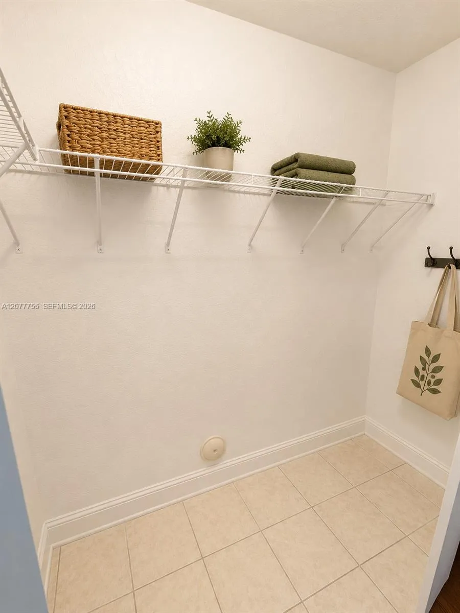 77 E 4th St #A104 Hialeah, FL 33010