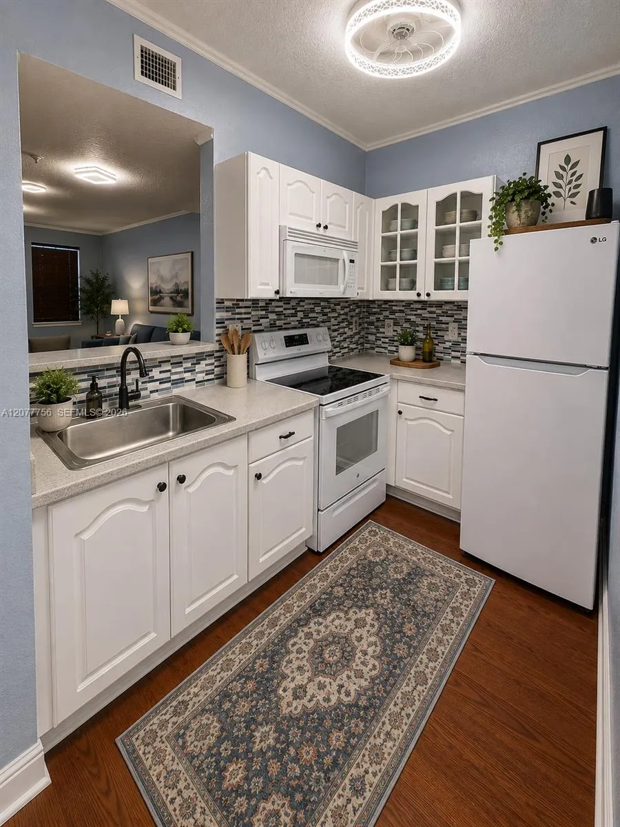 77 E 4th St #A104 Hialeah, FL 33010