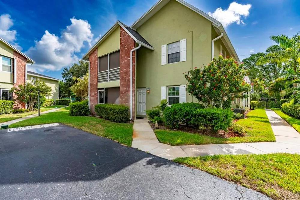 12096 FL A1AAlt #F3 Palm Beach Gardens, FL 33410