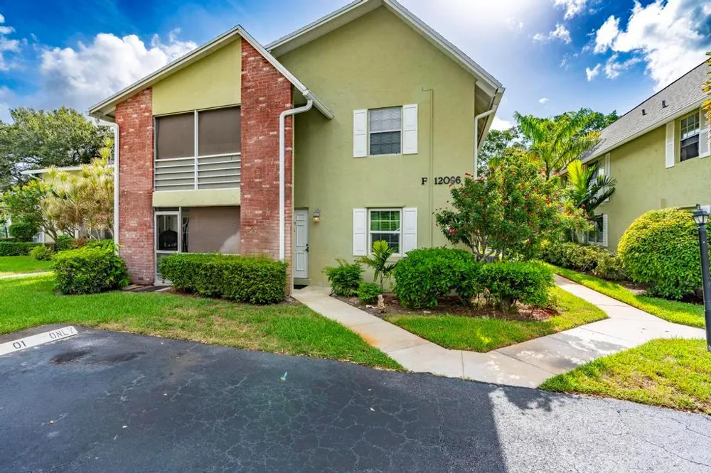 12096 FL A1AAlt #F3 Palm Beach Gardens, FL 33410