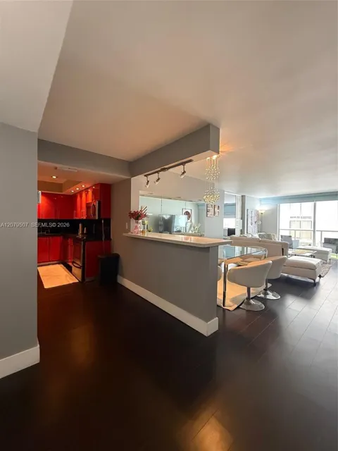 6039 Collins Ave #1505