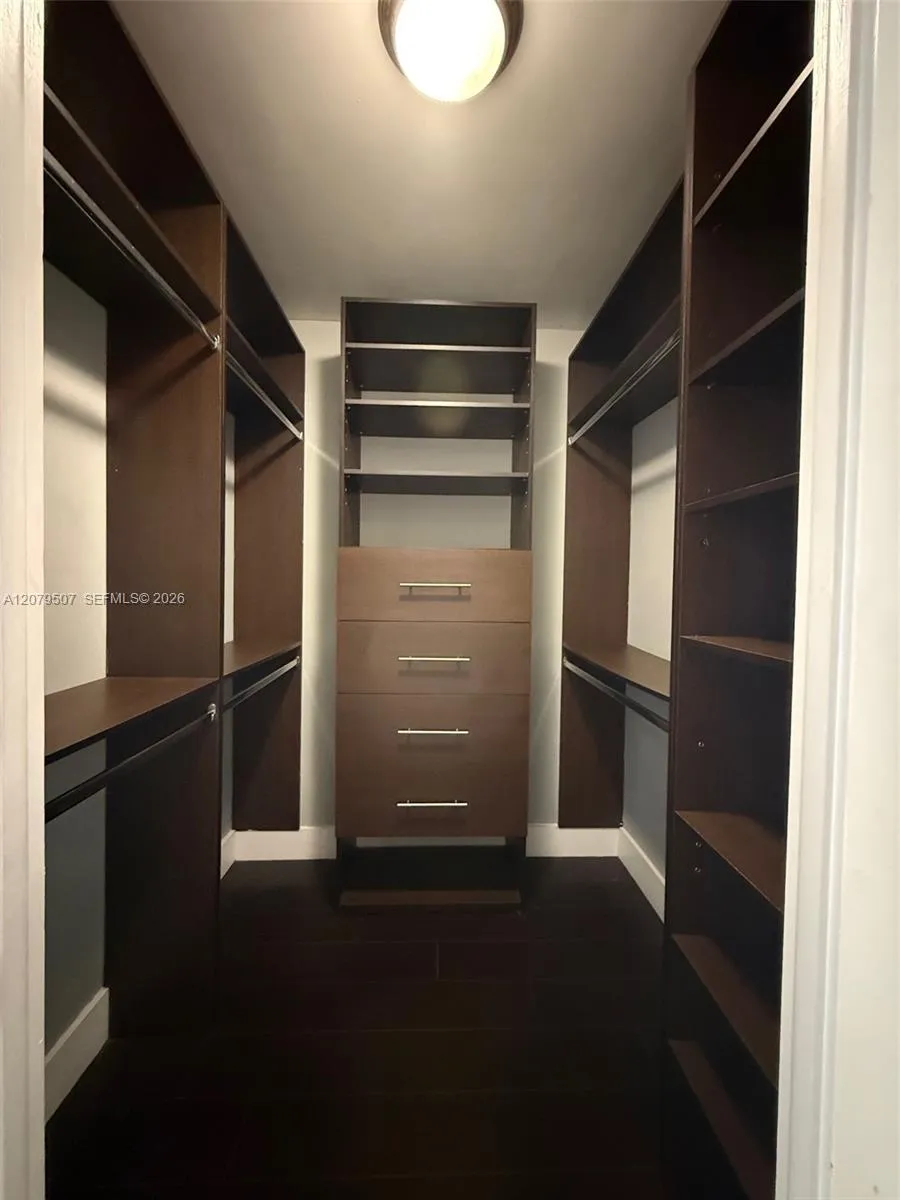 6039 Collins Ave #1505 Miami Beach, FL 33140