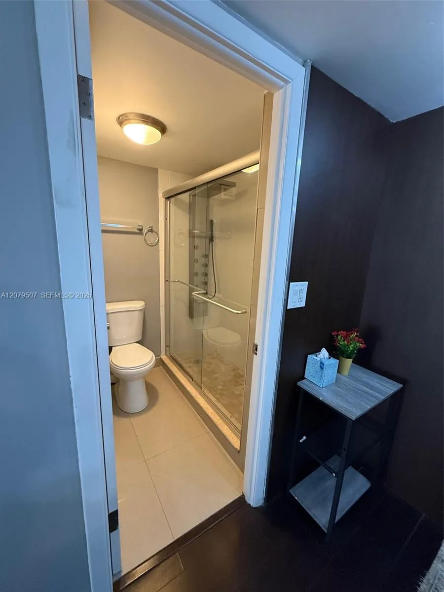 6039 Collins Ave #1505 Miami Beach, FL 33140