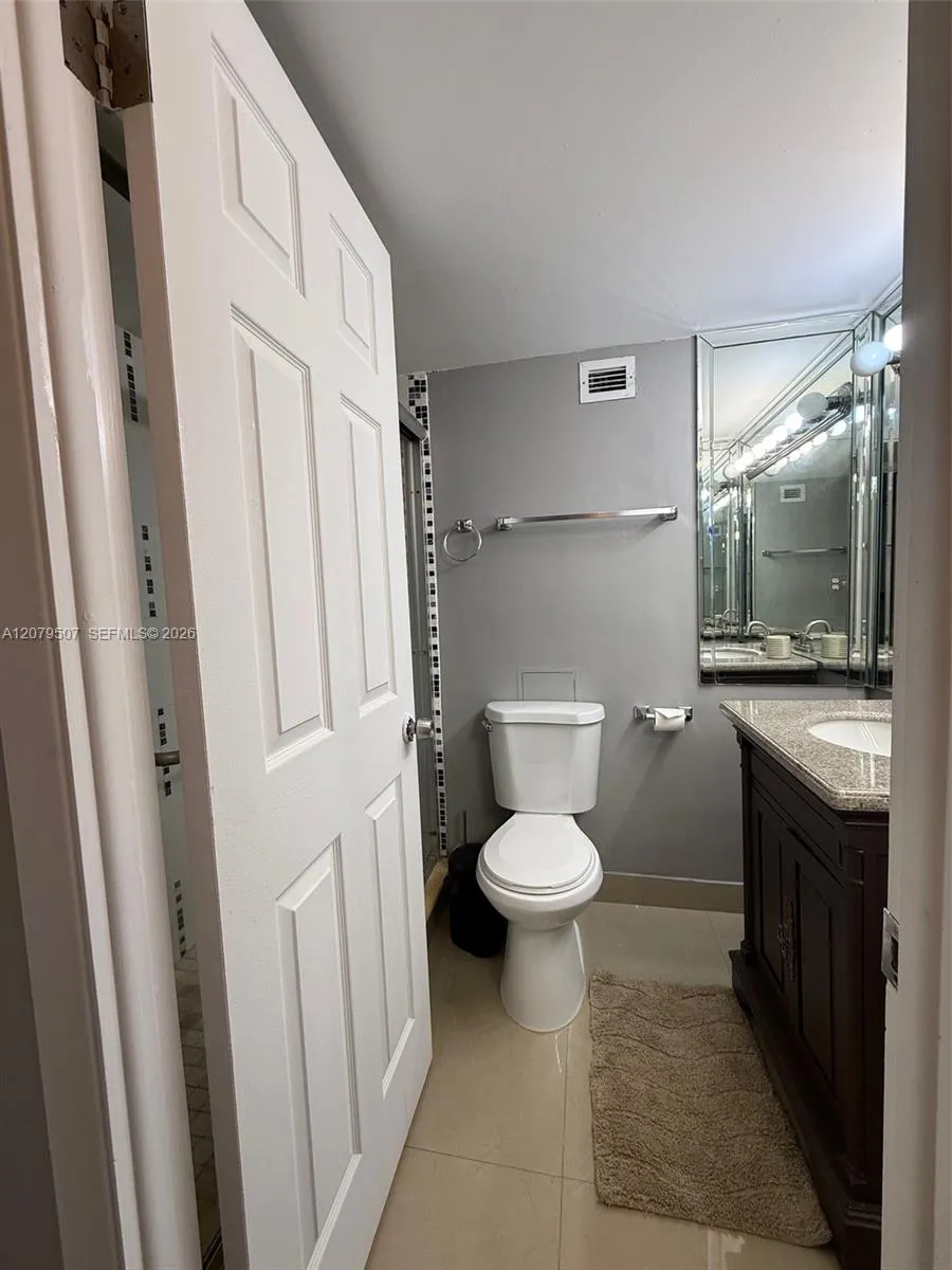 6039 Collins Ave #1505 Miami Beach, FL 33140