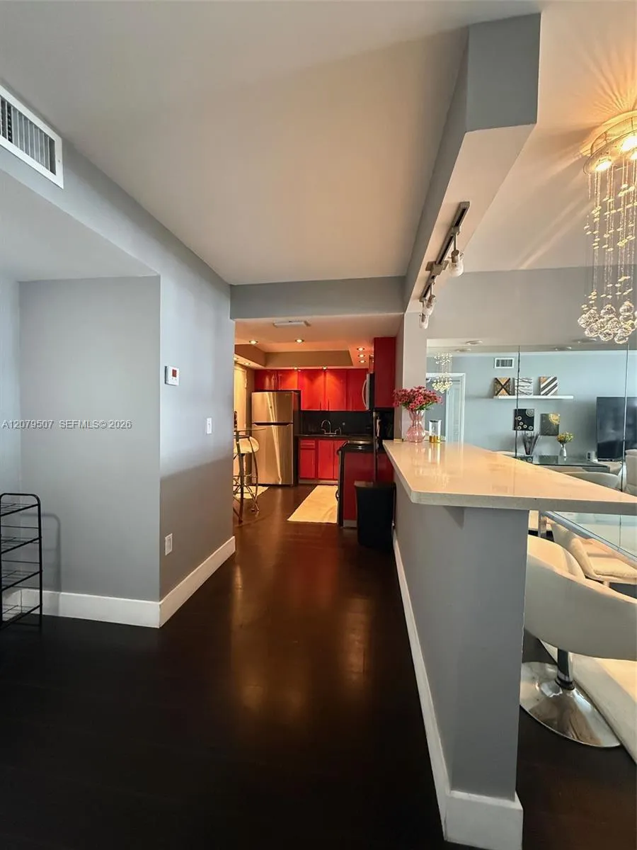6039 Collins Ave #1505 Miami Beach, FL 33140