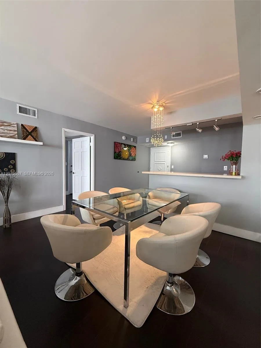 6039 Collins Ave #1505 Miami Beach, FL 33140